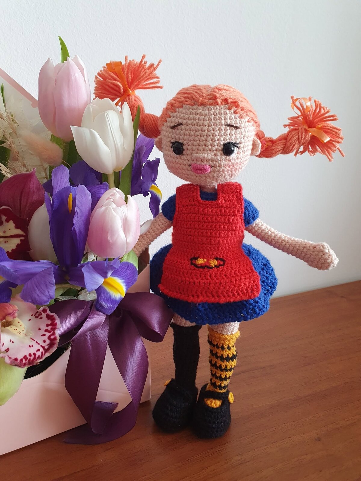 Pippi Sosetica - cu buchet de flori